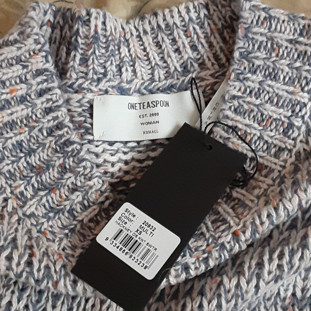 One Teaspoon Sweater - Picture 3 of 3